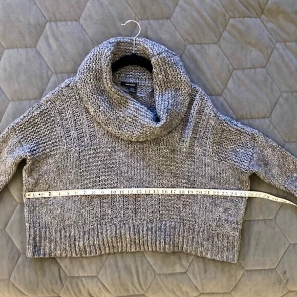 DKNY Jeans Grey Cropped Sweater - Picture 4 of 5